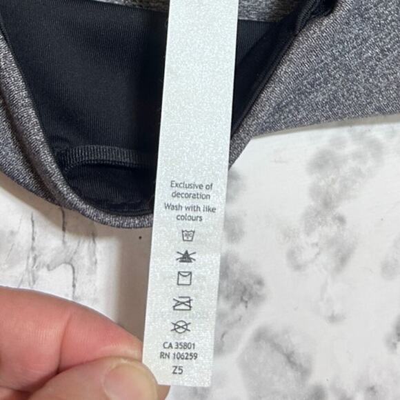 Lululemon Pace Rival Gray Crop Leggings 4 Workout Yoga Leisure Activewear 22" - Picture 10 of 11